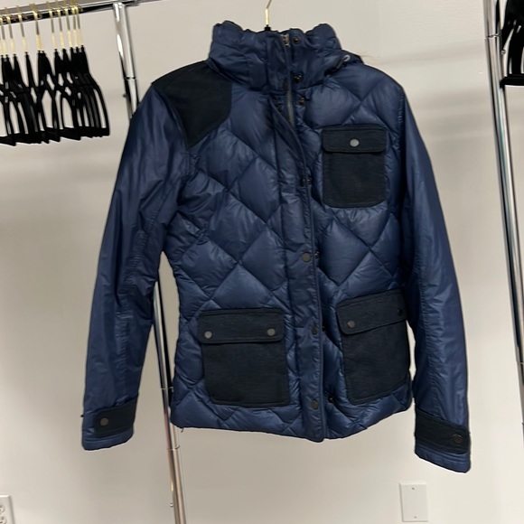 marmot woman’s blue down winter coat with fur Trim hood size Medium - Picture 1 of 3